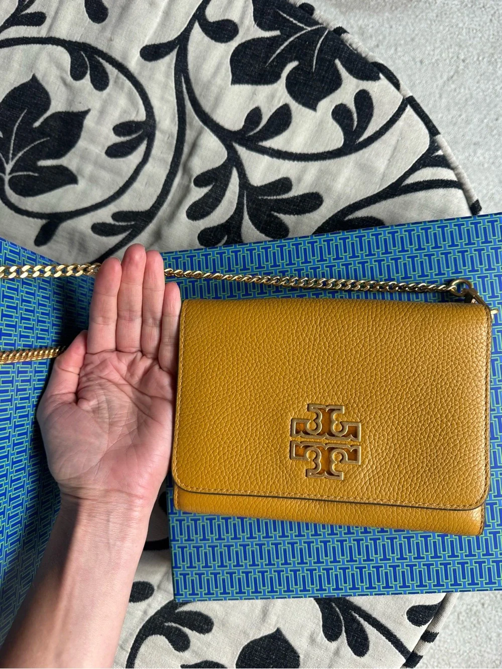 Tory Burch Pebbled Leather Crossbody Bag in Mustard Gold-Tone Logo